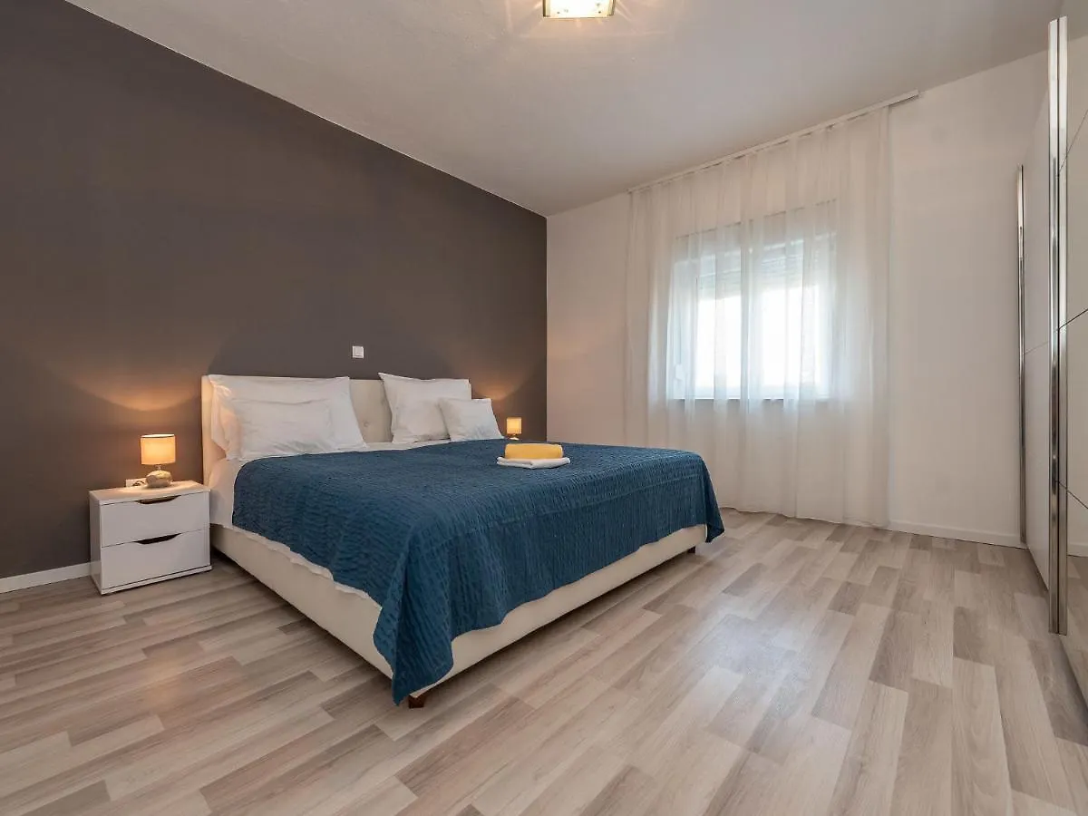 Classy Holiday Home In Galovac With Swimming Pool