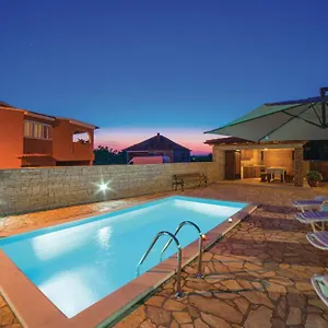 Luxury Maria With Pool Villa