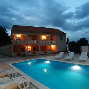 Elena Apartment