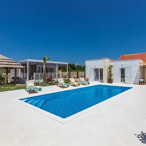 Gallo Villa